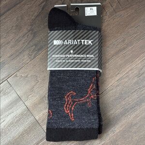 AriatTek Merino Wool Performance,seamless toe, arch support,odor resist,mid calf